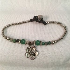 Jade bead flower bracelet